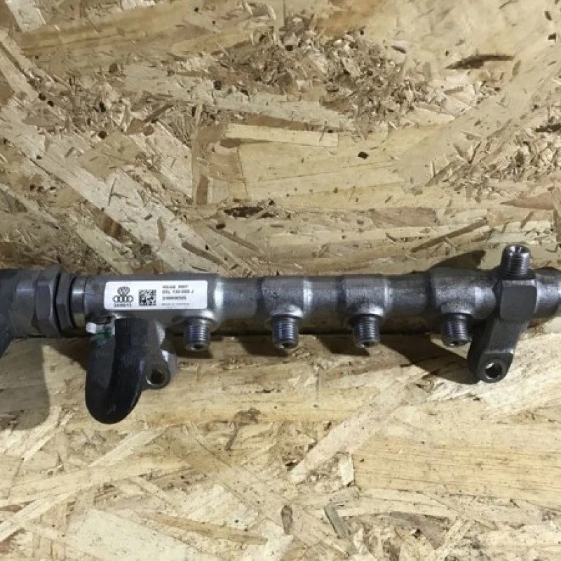 Rampa injectoare cu senzor / Volkswagen Passat B7 2014 / Motor, racire si evacuare