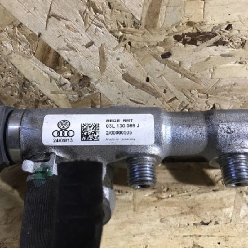 Rampa injectoare cu senzor / Volkswagen Passat B7 2014 / Motor, racire si evacuare