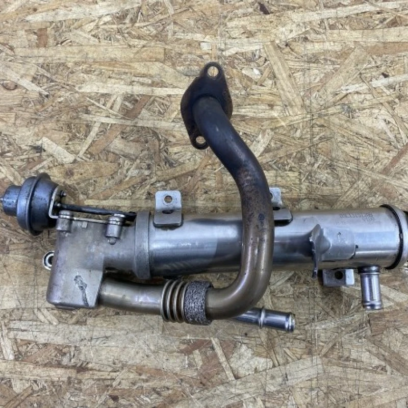 Racitor gaze Audi / Audi A4 B8 2011 / Motor, racire si evacuare