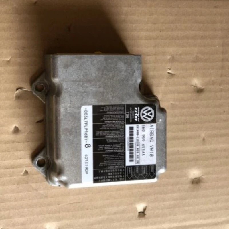 Calculator airbag / Volkswagen Passat B7 2012 / Audio si electronice