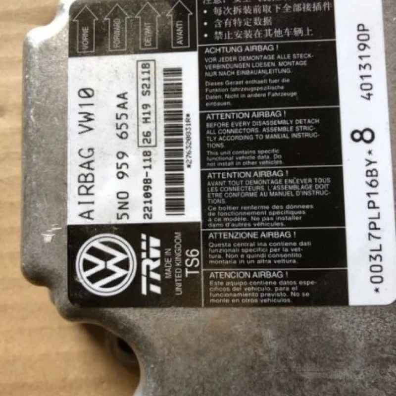 Calculator airbag / Volkswagen Passat B7 2012 / Audio si electronice