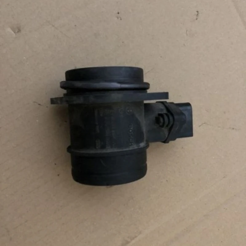 Debitmetru aer vw / Skoda Fabia MK2 5J 2008 / Audio si electronice