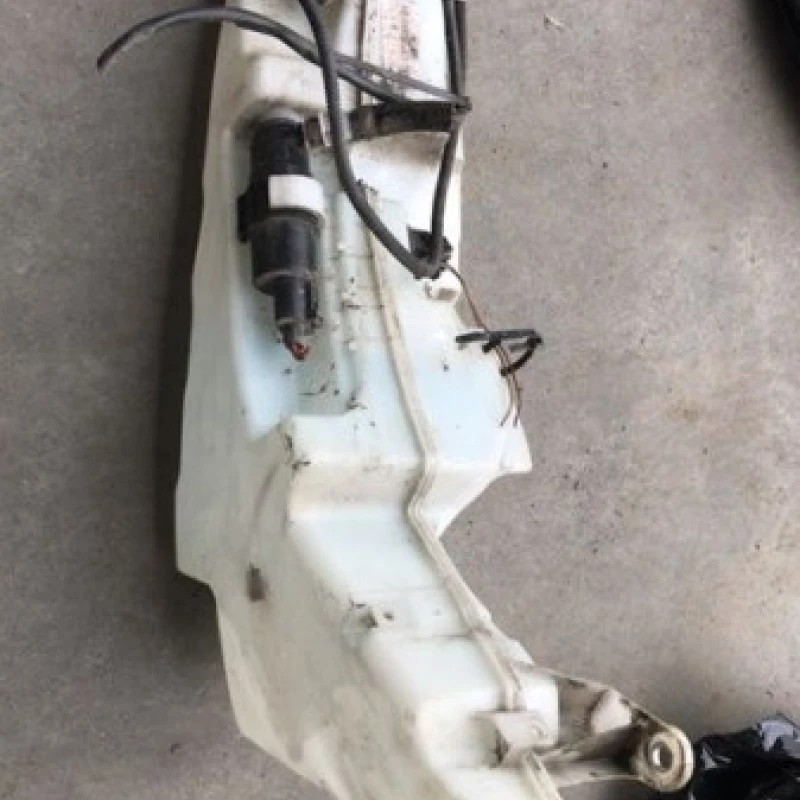 Vas spalator parbriz si faruri / Audi A6 C6 2010 / Caroserie, oglinzi si faruri
