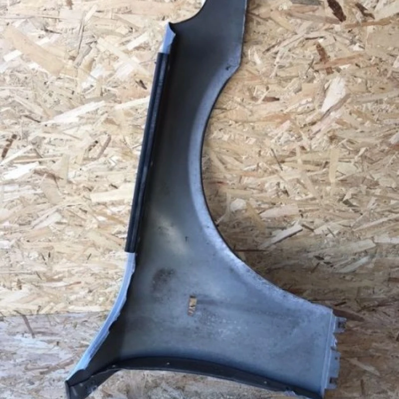 Aripa stanga fata / BMW Seria 5 E60 2006 / Caroserie, oglinzi si faruri