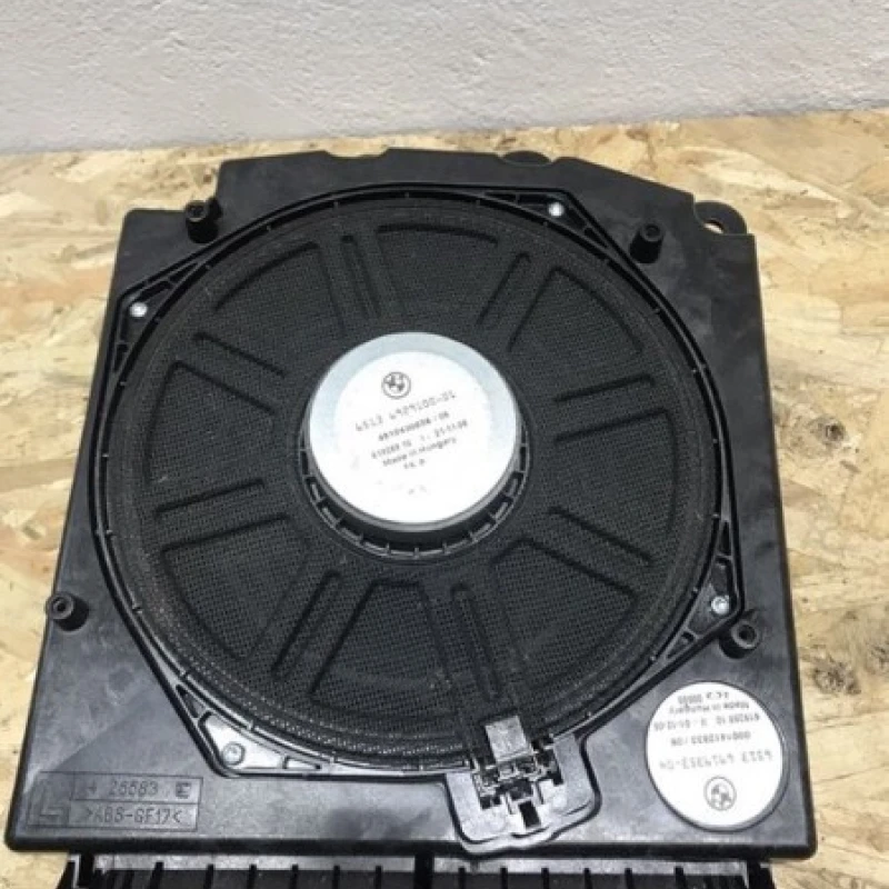 Subwoofer / BMW Seria 5 E60 2006 / Audio si electronice