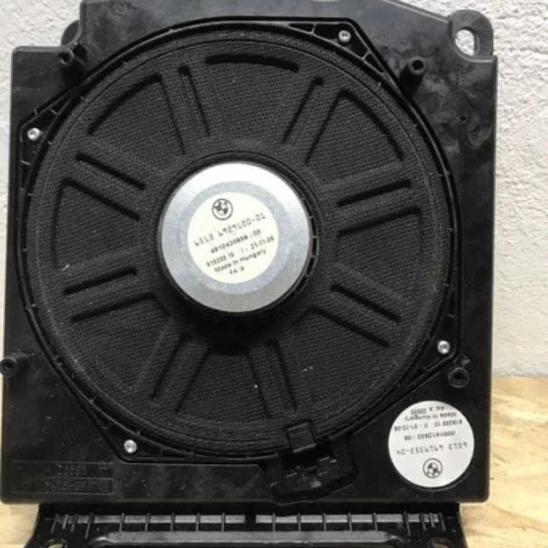 Subwoofer / BMW Seria 5 E60 2006 / Audio si electronice