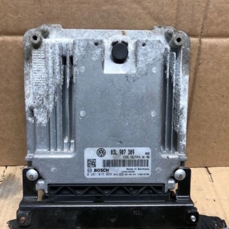 Calculator motor ECU Volkswagen 