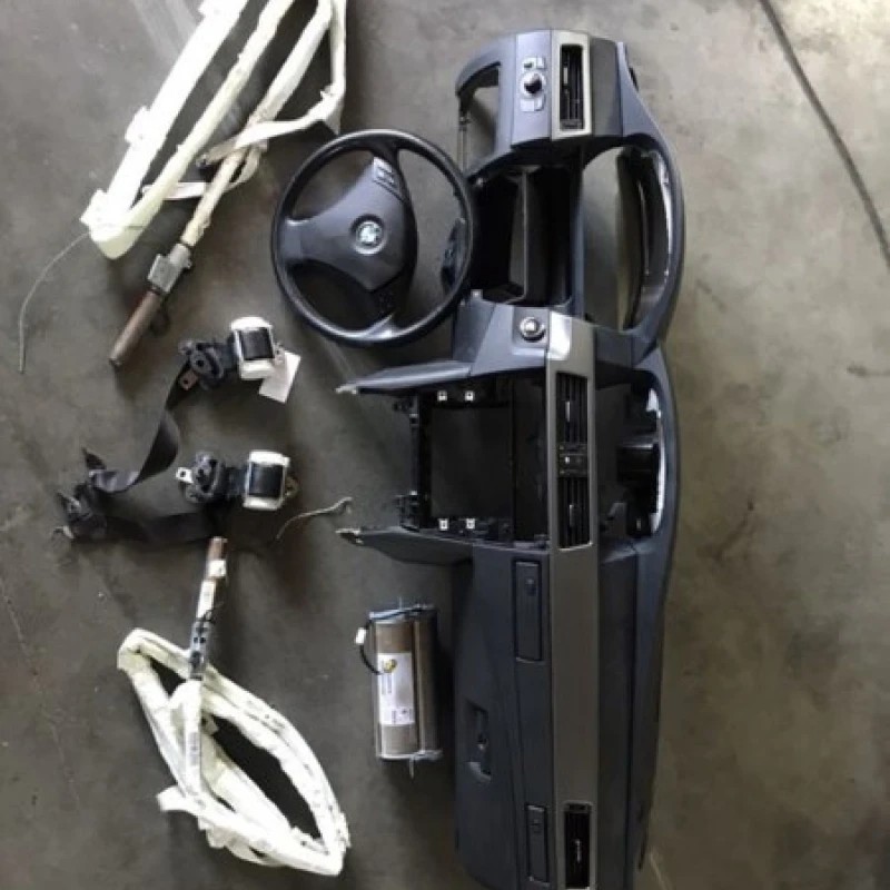 Plansa bord kit airbag / BMW Seria 5 E60 2006 / Caroserie, oglinzi si faruri
