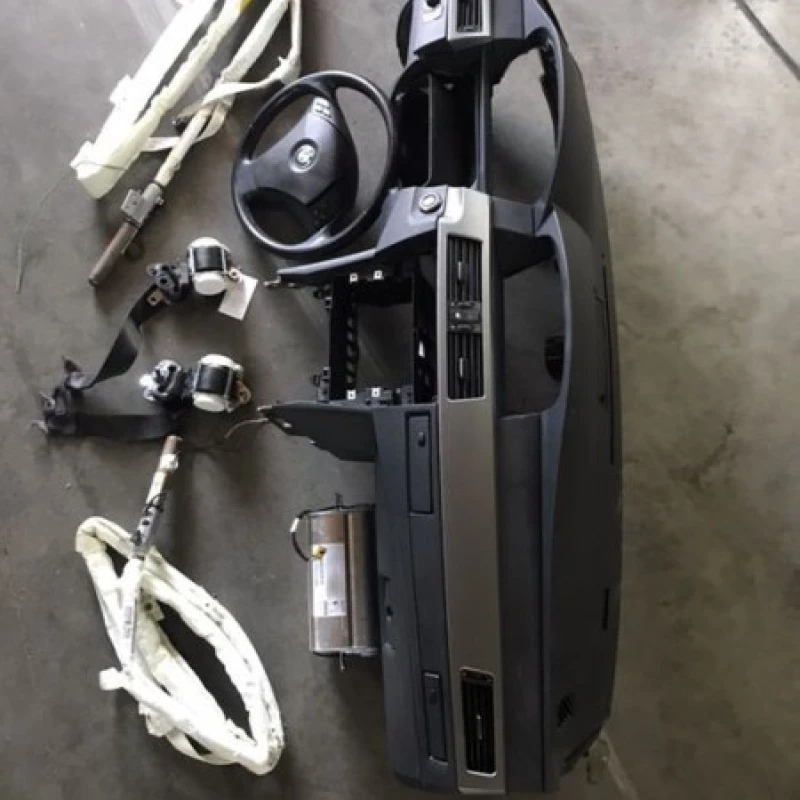 Plansa bord kit airbag / BMW Seria 5 E60 2006 / Caroserie, oglinzi si faruri