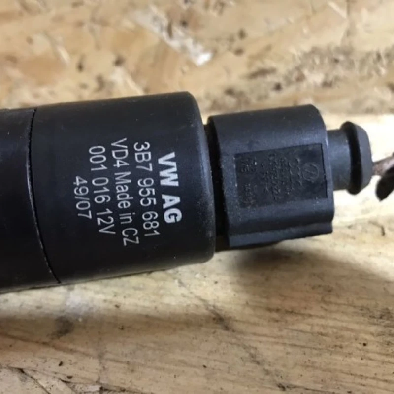 Pompa apa spalator / Audi A6 C6 2010 / Audio si electronice