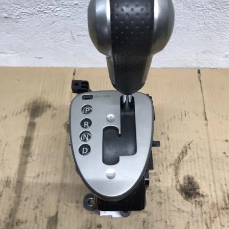 Timoniere / Nissan Qashqai J10 2010 / Caroserie, oglinzi si faruri