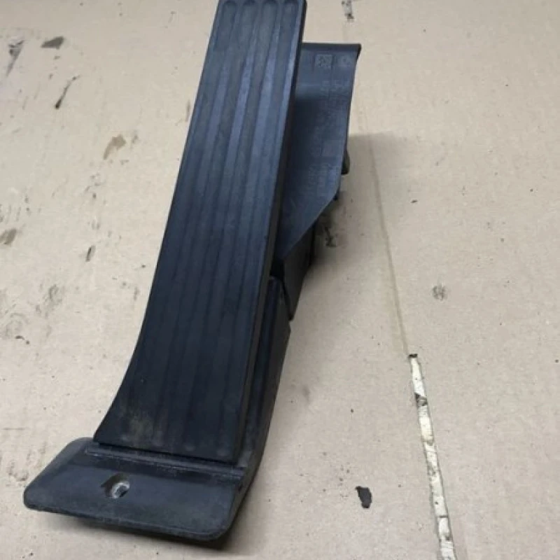 Pedala acceleratie / BMW X1 E84 2010 / Interior