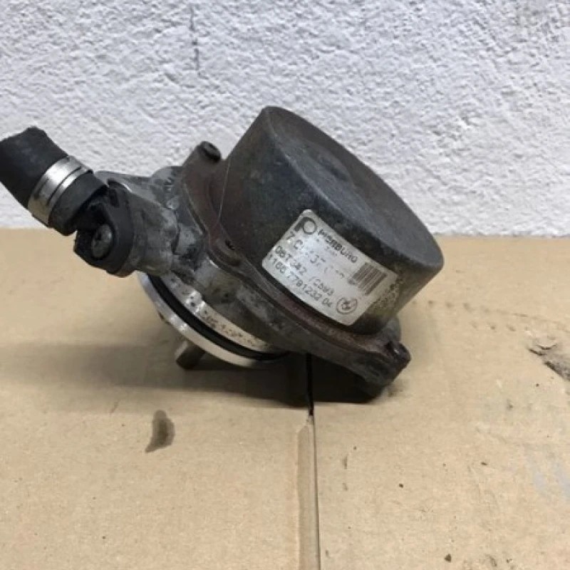 Pompa vacuum / BMW Seria 5 E60 2006 / Motor, racire si evacuare