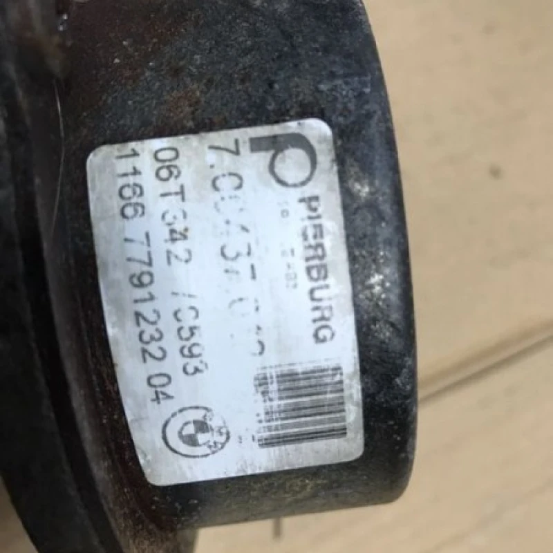 Pompa vacuum / BMW Seria 5 E60 2006 / Motor, racire si evacuare