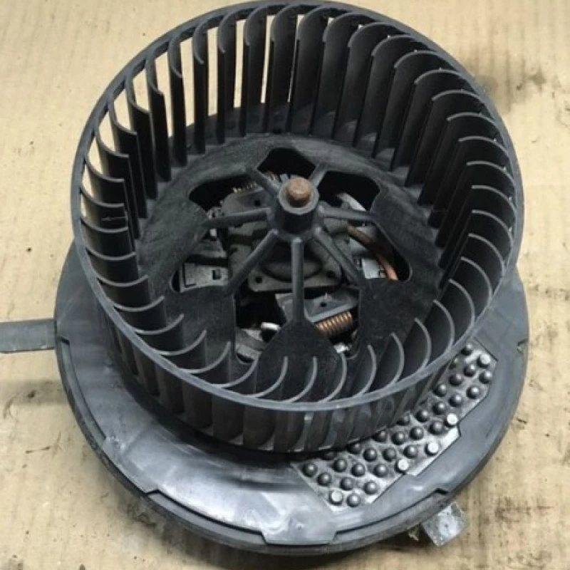 Ventilator bord / Skoda Octavia 2 1Z 2010 / Interior