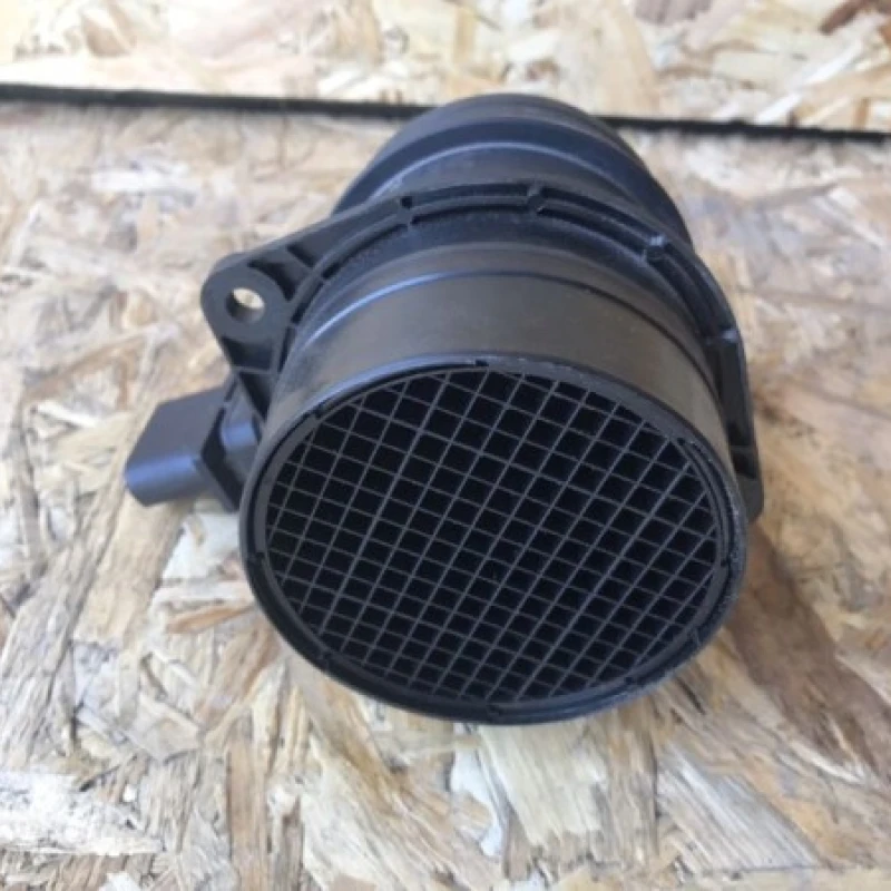 Debitmetru aer / Audi A4 B8 2011 / Audio si electronice