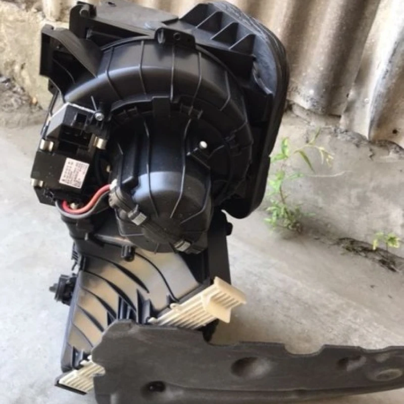 Ventilator bord / Audi A4 B8 2011 / Climatizare