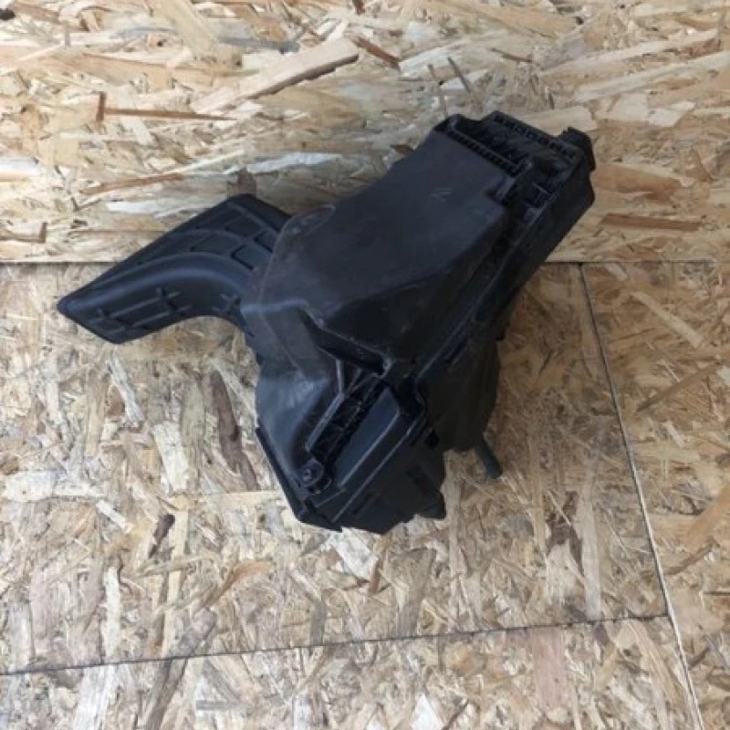 Carcasa filtru aer / Audi A4 B8 2011 / Motor, racire si evacuare