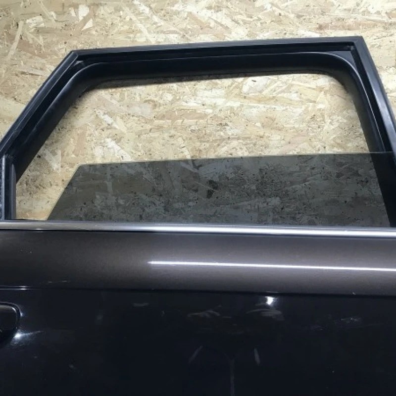 Geam usa dreapta spate / Audi A6 C6 2010 / Caroserie, oglinzi si faruri