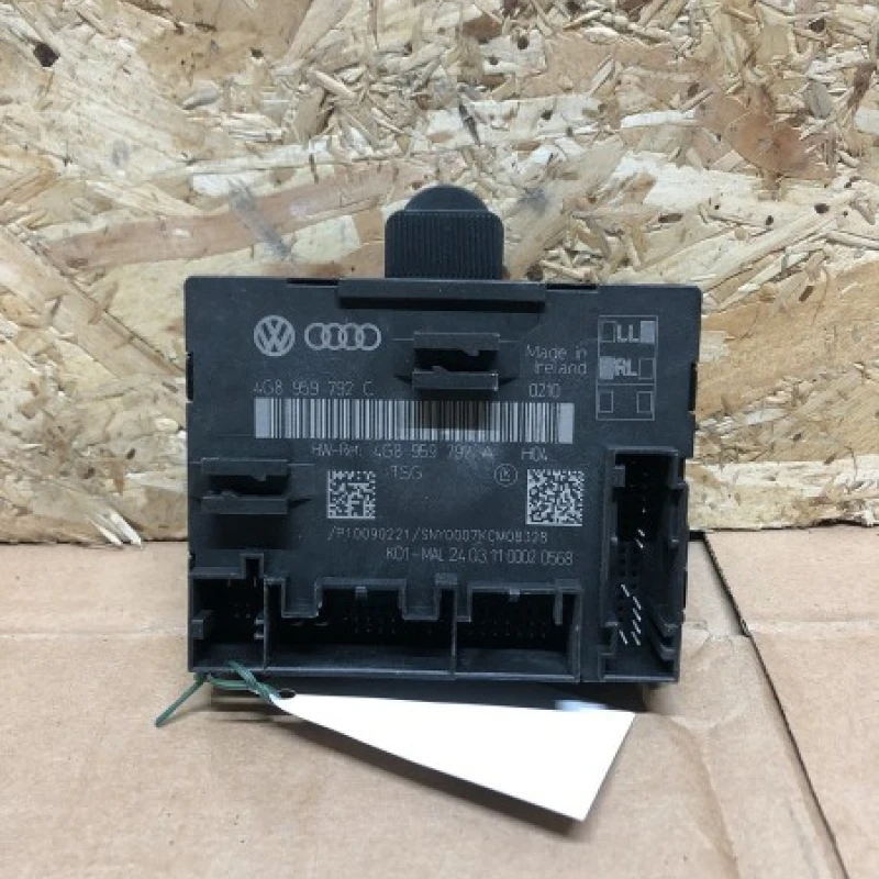 Modul control geam fata dreapta Audi A6 C7 2016