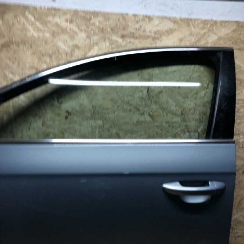 Geam stanga fata / Volkswagen Passat B6 2009 / Caroserie, oglinzi si faruri