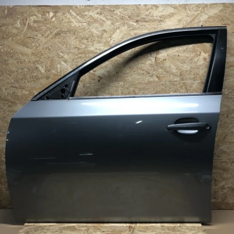 Usa stanga fata / BMW Seria 5 E60 2006 / Caroserie, oglinzi si faruri