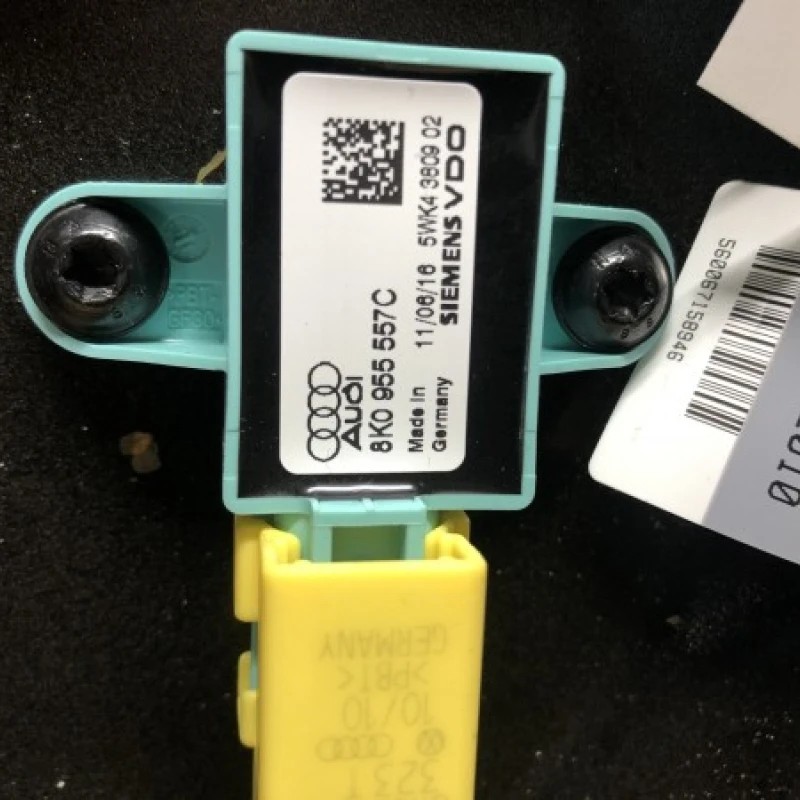 Senzor impact usa stanga fata / Audi A4 B8 2011 / Audio si electronice