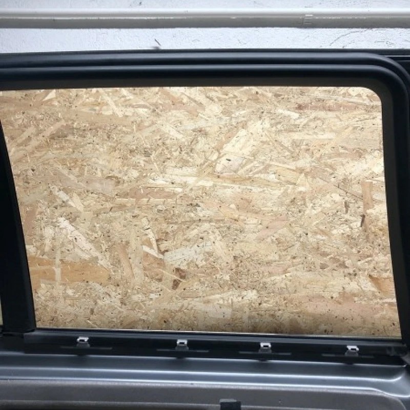 Geam stanga spate / BMW Seria 5 E60 2006 / Caroserie, oglinzi si faruri