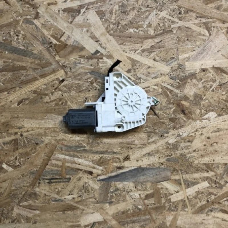 Motoras macara stanga spate / BMW Seria 5 E60 2006 / Caroserie, oglinzi si faruri