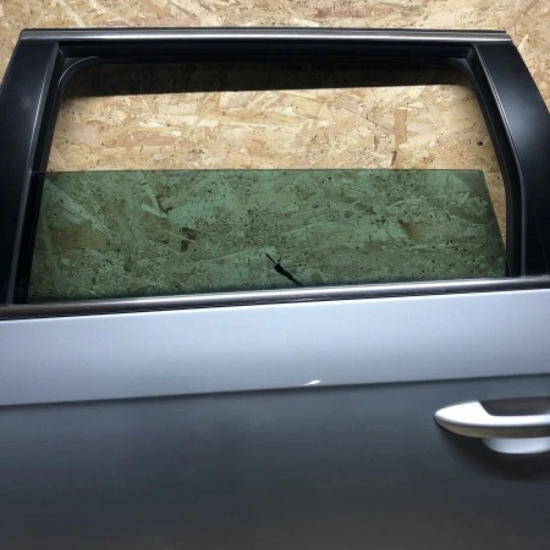 Geam stanga spate / Volkswagen Passat B7 2012 / Caroserie, oglinzi si faruri