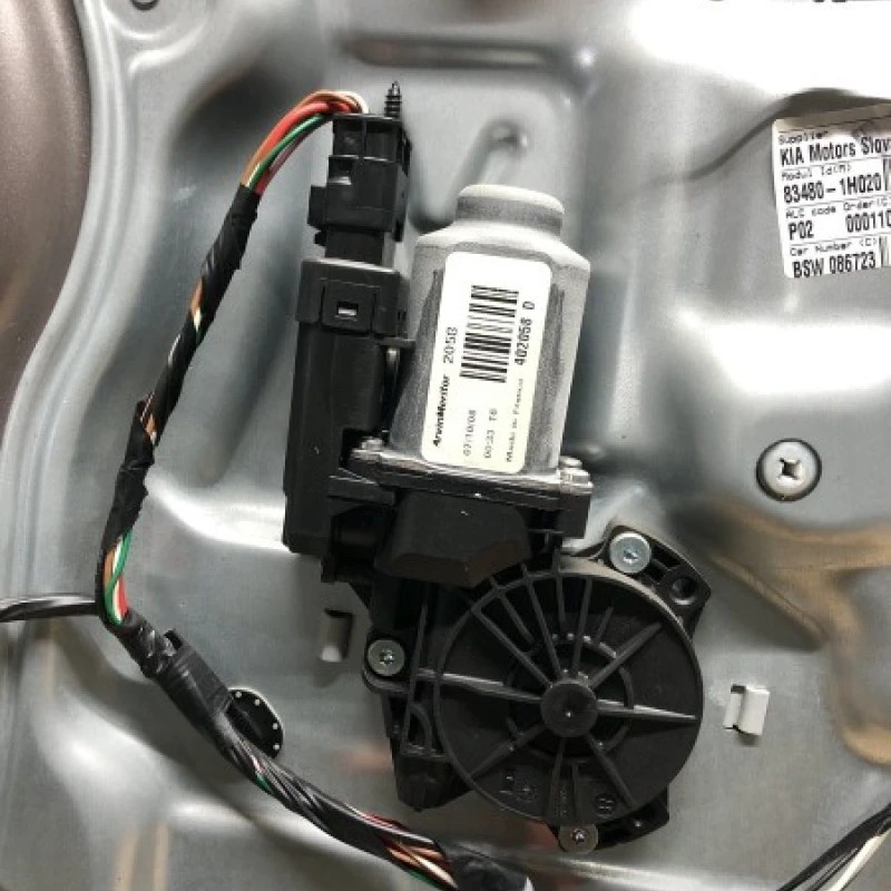 Motoras macara dreapta spate / Kia Ceed Ceed 2008 / Caroserie, oglinzi si faruri