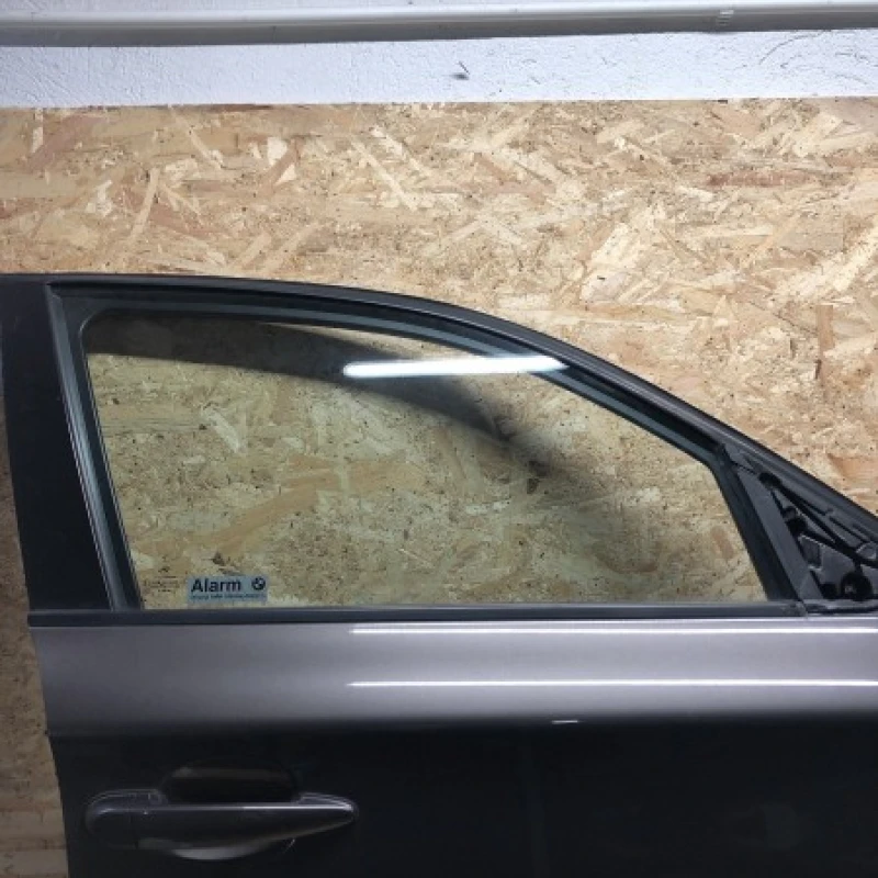Geam dreapta fata / BMW 2008 / Caroserie, oglinzi si faruri