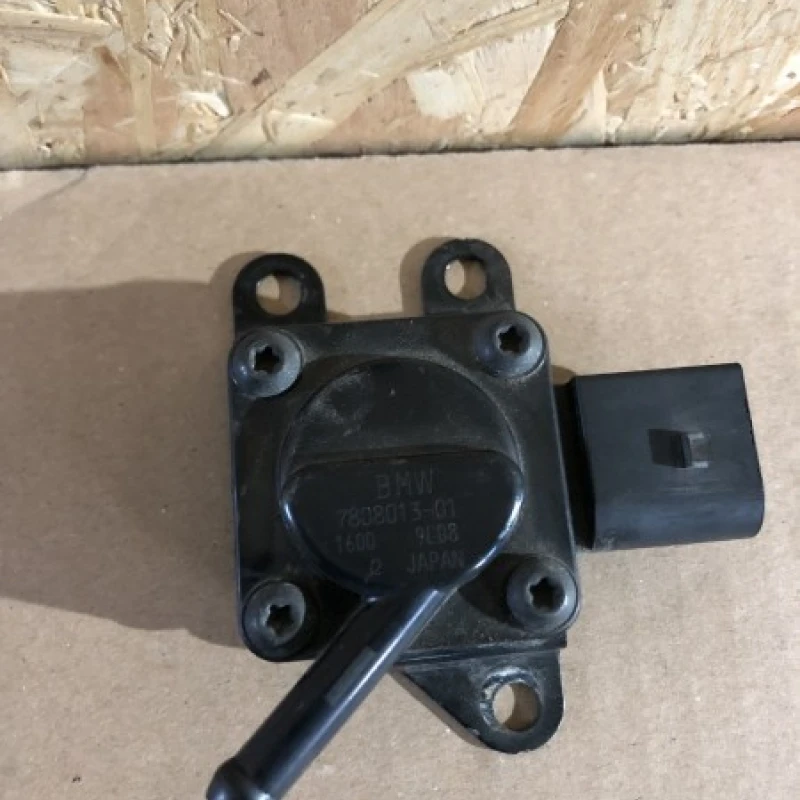 Senzor presiune / BMW Seria 1 E87 2008 / Audio si electronice