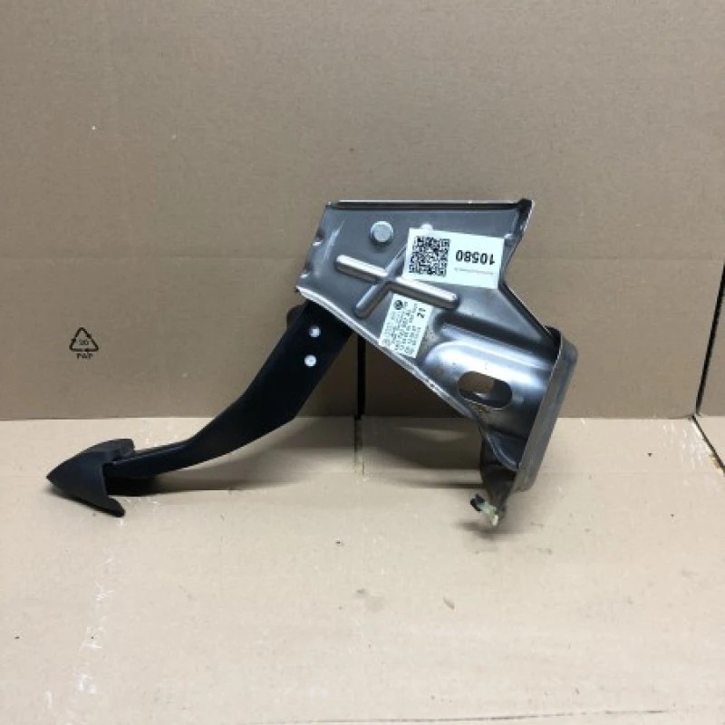 Pedala frana / Volkswagen Passat B7 2012 / Interior