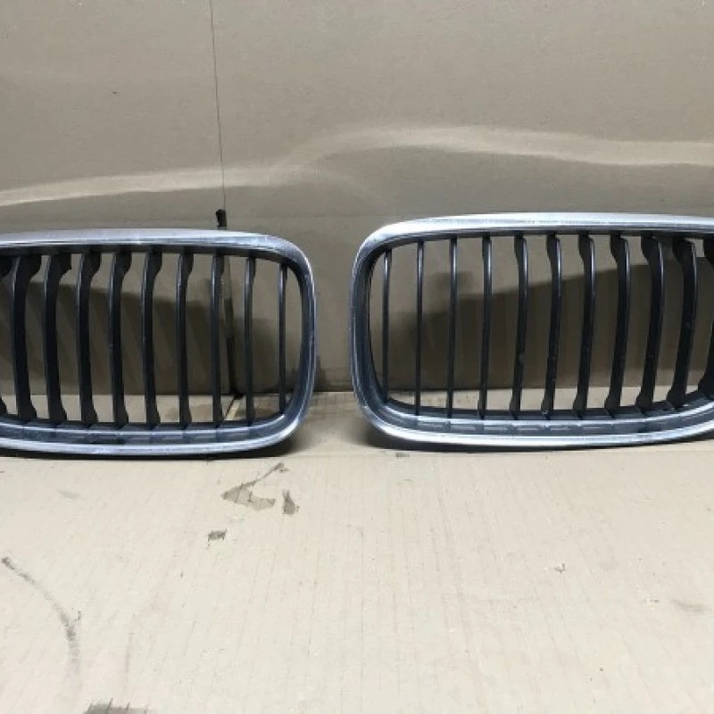 grila fata / BMW Seria 1 E87 2008 / Caroserie, oglinzi si faruri