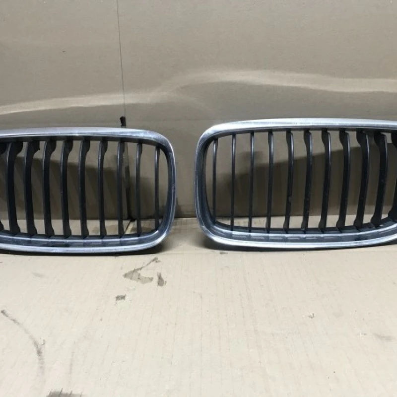 grila fata / BMW Seria 1 E87 2008 / Caroserie, oglinzi si faruri