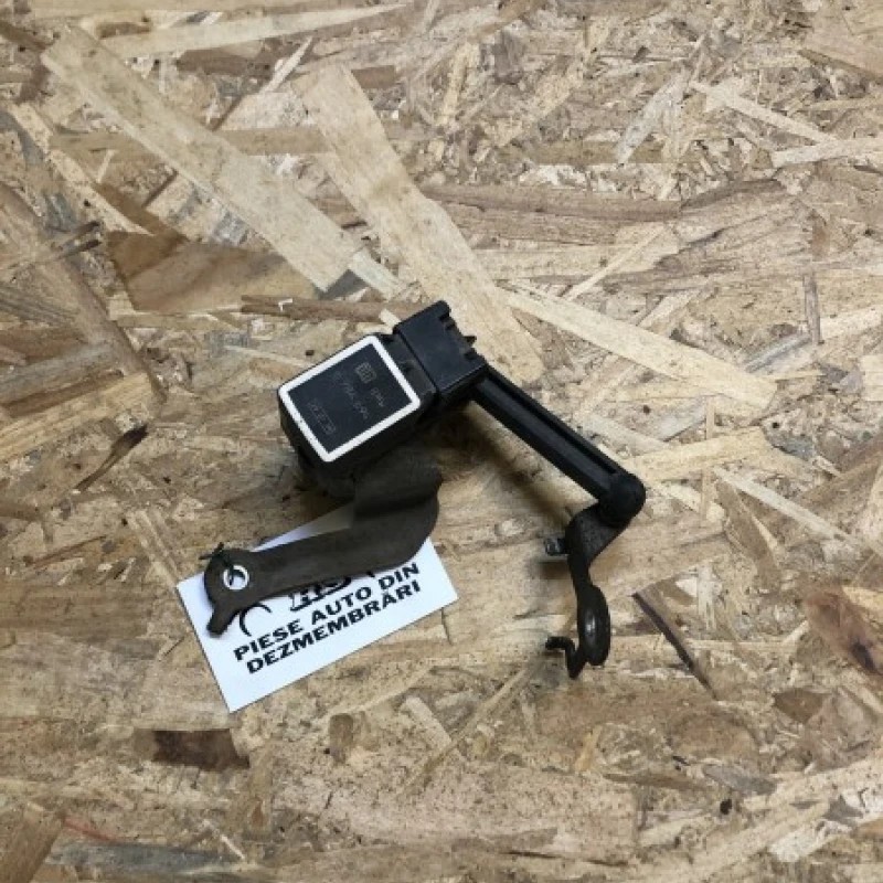 Senzor nivel xenon spate / BMW Seria 3 E91 2008 / Audio si electronice