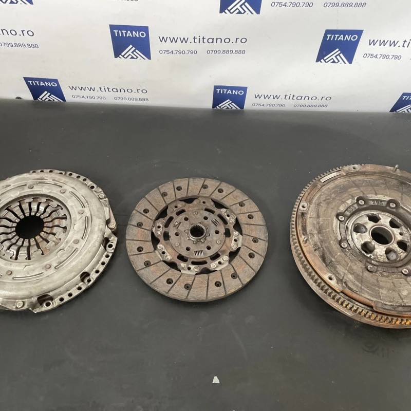Kit ambreaj / Volkswagen Passat B7 2013 / Cutie viteze, ambreiaj, transmisie