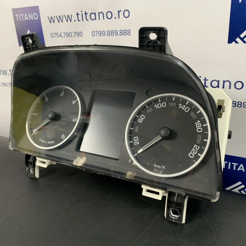 Ceas bord Europa / Land Rover Range Rover Sport Range Rover Sport 2011 / Audio si electronice