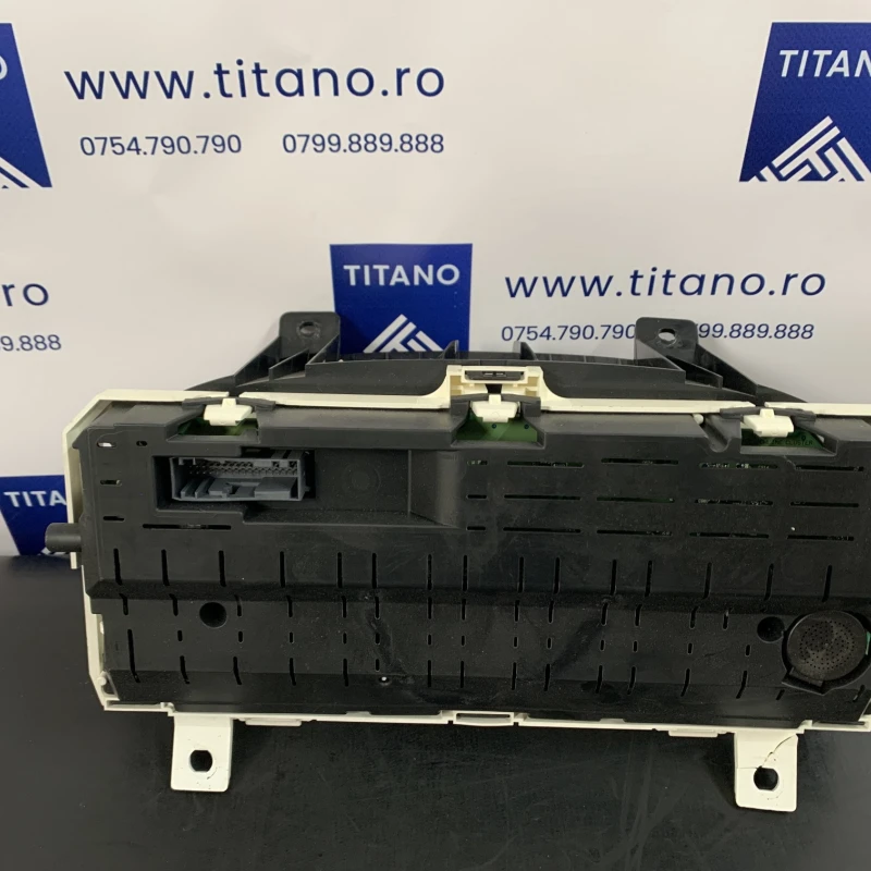 Ceas bord Europa / Land Rover Range Rover Sport Range Rover Sport 2011 / Audio si electronice