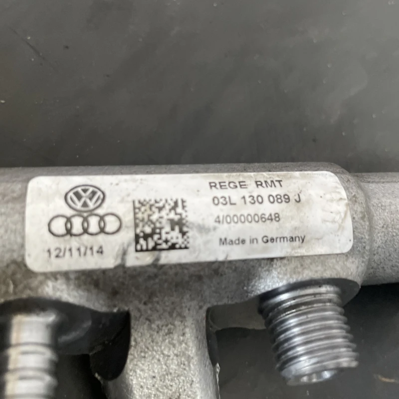 Rampa injectoare cu senzor / Volkswagen Passat B7 Alltrack 2013 / Motor, racire si evacuare