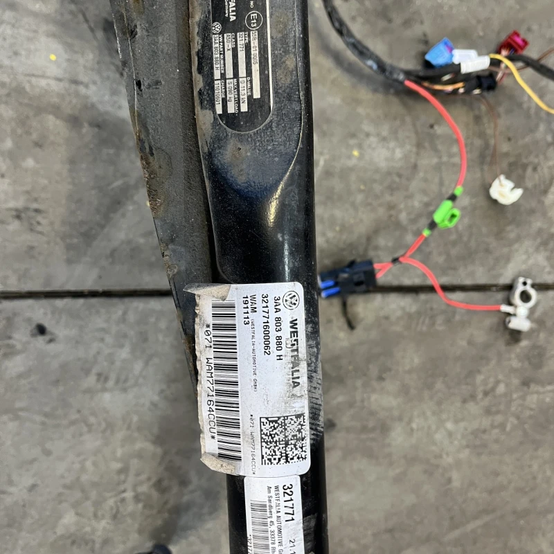 Carlig remorcare electric / Volkswagen Passat B7 2014 / Caroserie, oglinzi si faruri