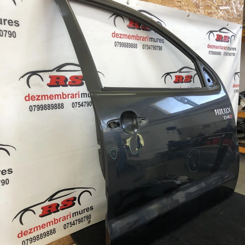 Usa dreapta fata / Toyota Hilux  2007 / Caroserie, oglinzi si faruri