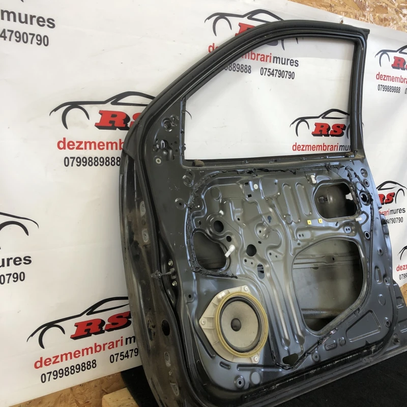 Usa dreapta fata / Toyota Hilux  2007 / Caroserie, oglinzi si faruri