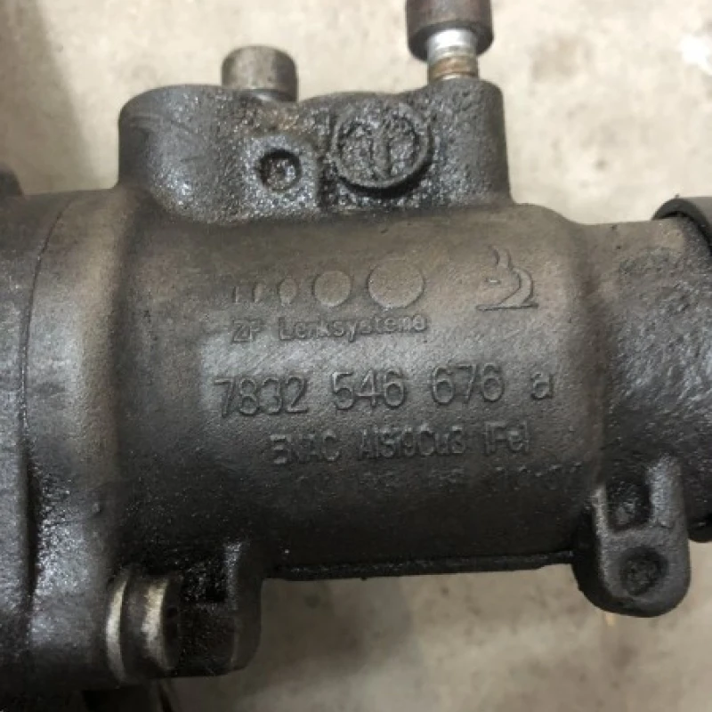 Caseta de directie / Audi A4 B8 2010 / Directie si suspensie