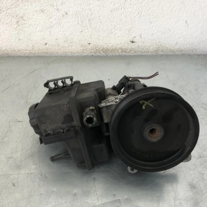 Capsa balama dreapta capota Mercedes-Benz E Class W212 2012