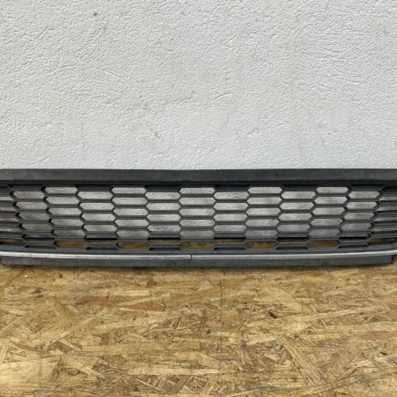Grila centrala bara fata Volkswagen 