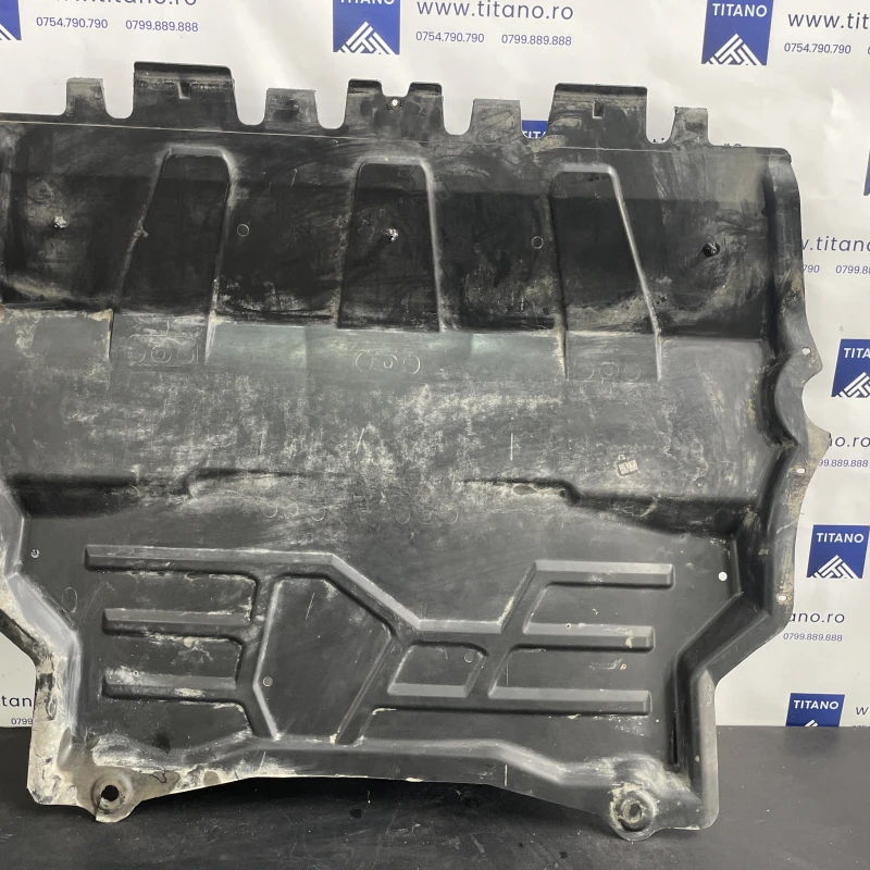 Scut motor / Volkswagen Tiguan 5N facelift 2012 / Caroserie, oglinzi si faruri