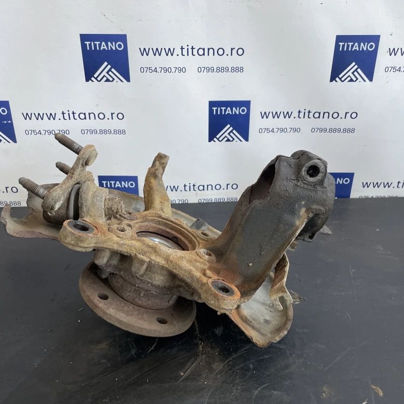 Fuzeta stanga fata / Volkswagen Tiguan 5N facelift 2012 / Directie si suspensie