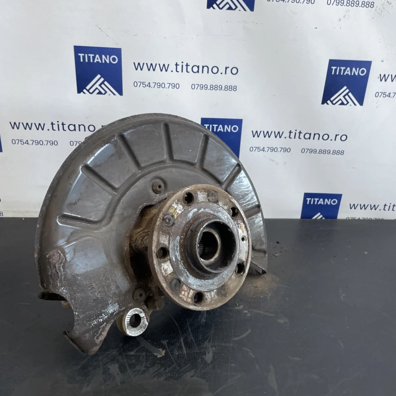 Fuzeta dreapta fata Volkswagen 